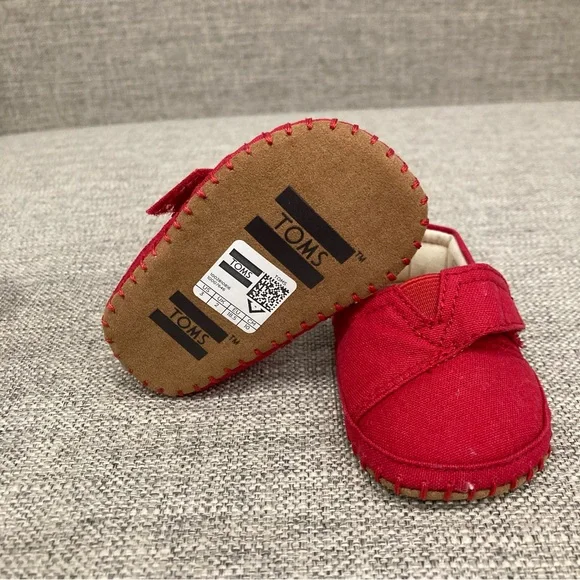 Tom’s size 3 Crib Alpargata Red Canvas EUC includes box - Picture 4 of 4